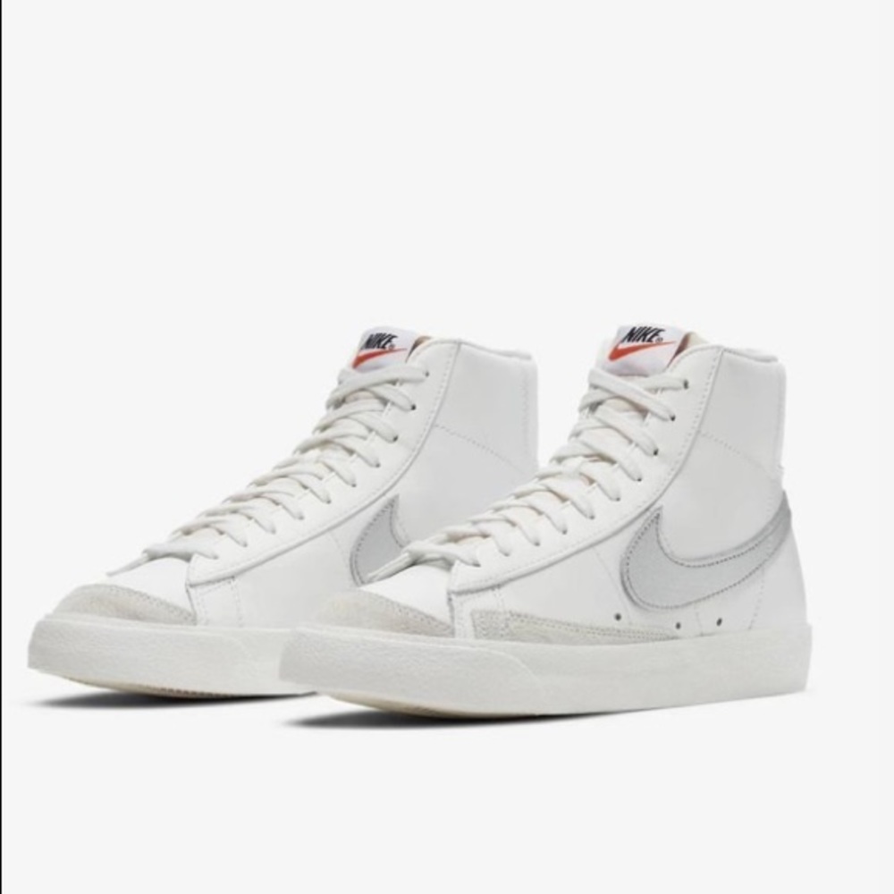 NIKE BLAZERS